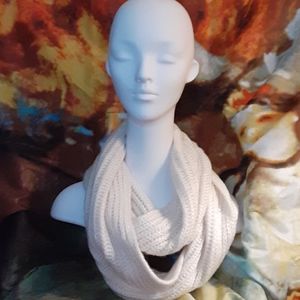 LC LAUREN CONRAD LOOP INFINITY SCARF